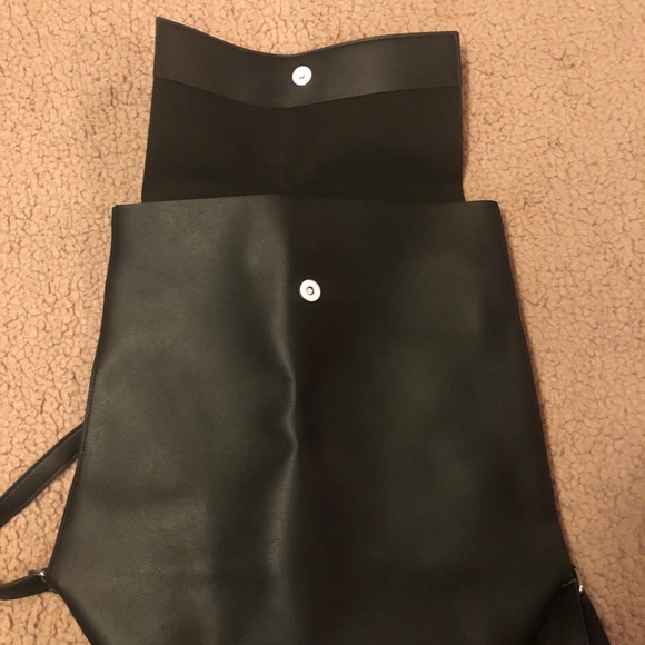 NWT Black leather back pack/purse - Picture 4 of 9